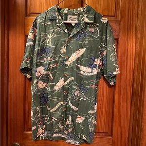 Mens Hawaiin style short sleeve shirt, button down.